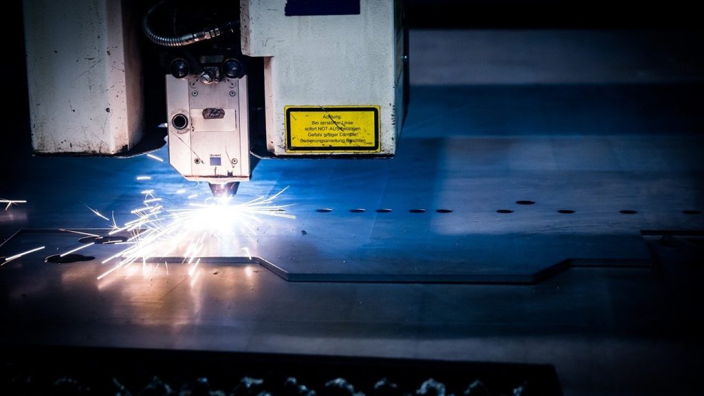 La découpe laser : un outil indispensable pour les industries modernes !