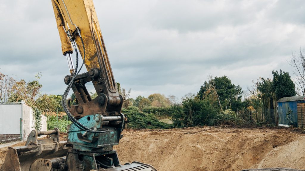 Les étapes clés d'un projet de terrassement : pourquoi faire appel à des professionnels ?